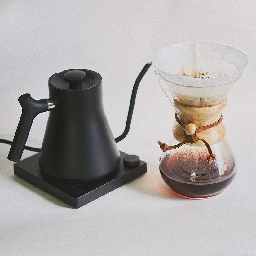 Flame Coffee Studio - Descubre más sobre uno de los artefactos más  importantes en la historia del café. ☕ Chemex es considerada una de las  cafeteras de filtro más icónicas de las