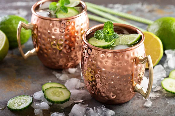 Taza de cobre martillado con asa