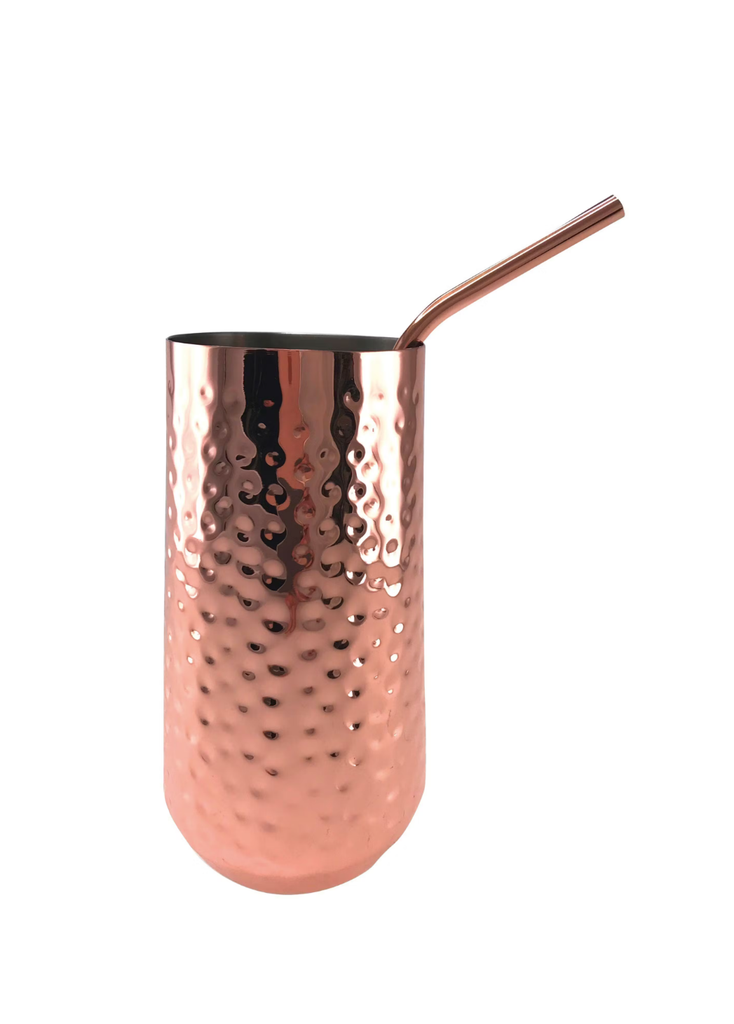 Vaso de cobre con pajita